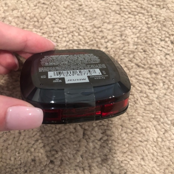 L'OREAL Infallible 24 Hr Foundation In A Powder 10 - Picture 8 of 8